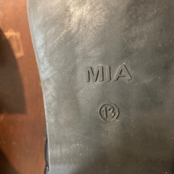 MIA Black Block Heel Booties 13 Well Worn - Picture 5 of 7